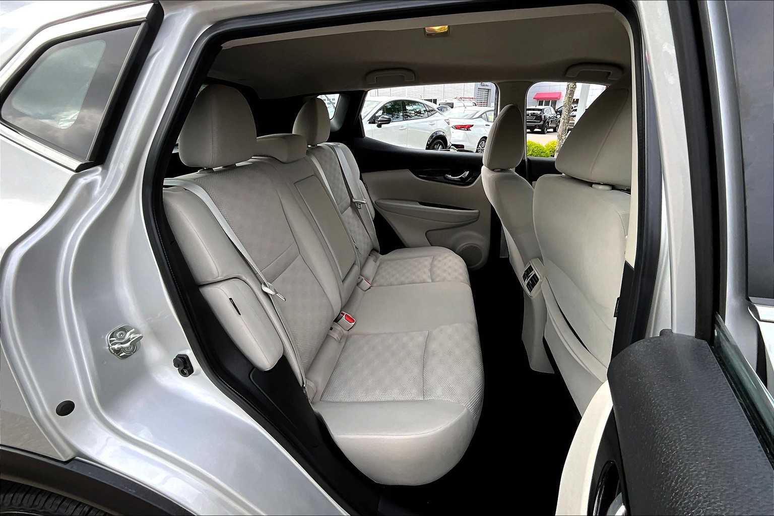 2021 Nissan Rogue Sport SV - Photo 16