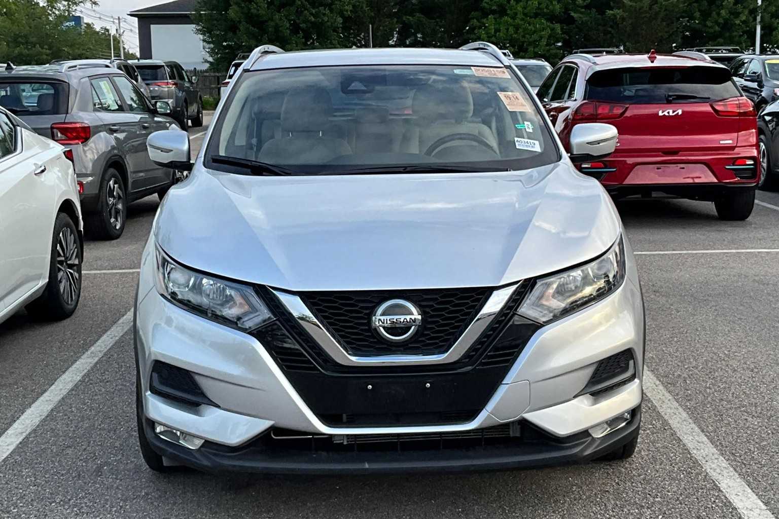 2021 Nissan Rogue Sport SV - Photo 2