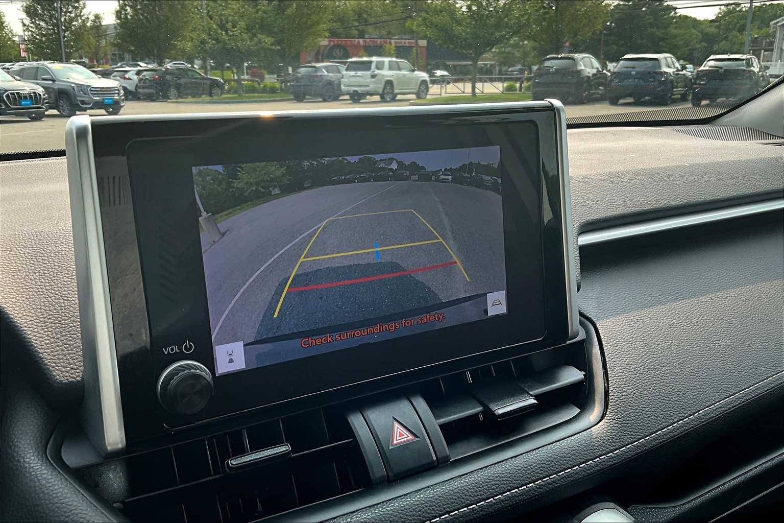 2023 Toyota RAV4 LE - Photo 19