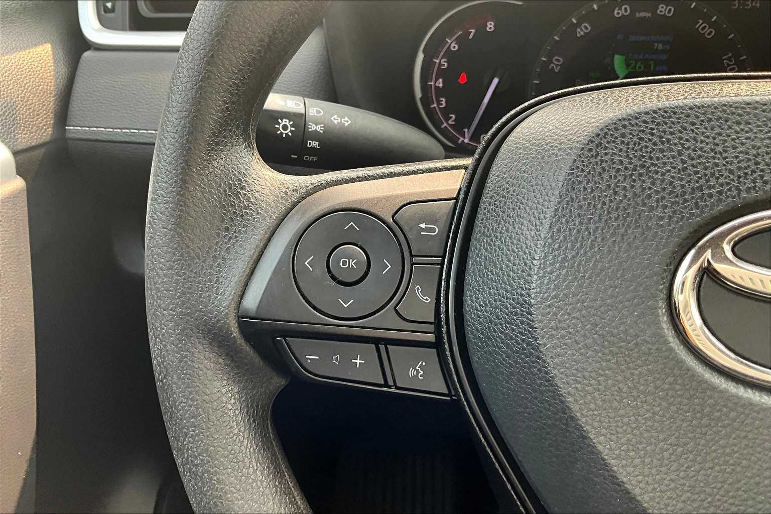 2023 Toyota RAV4 LE - Photo 23