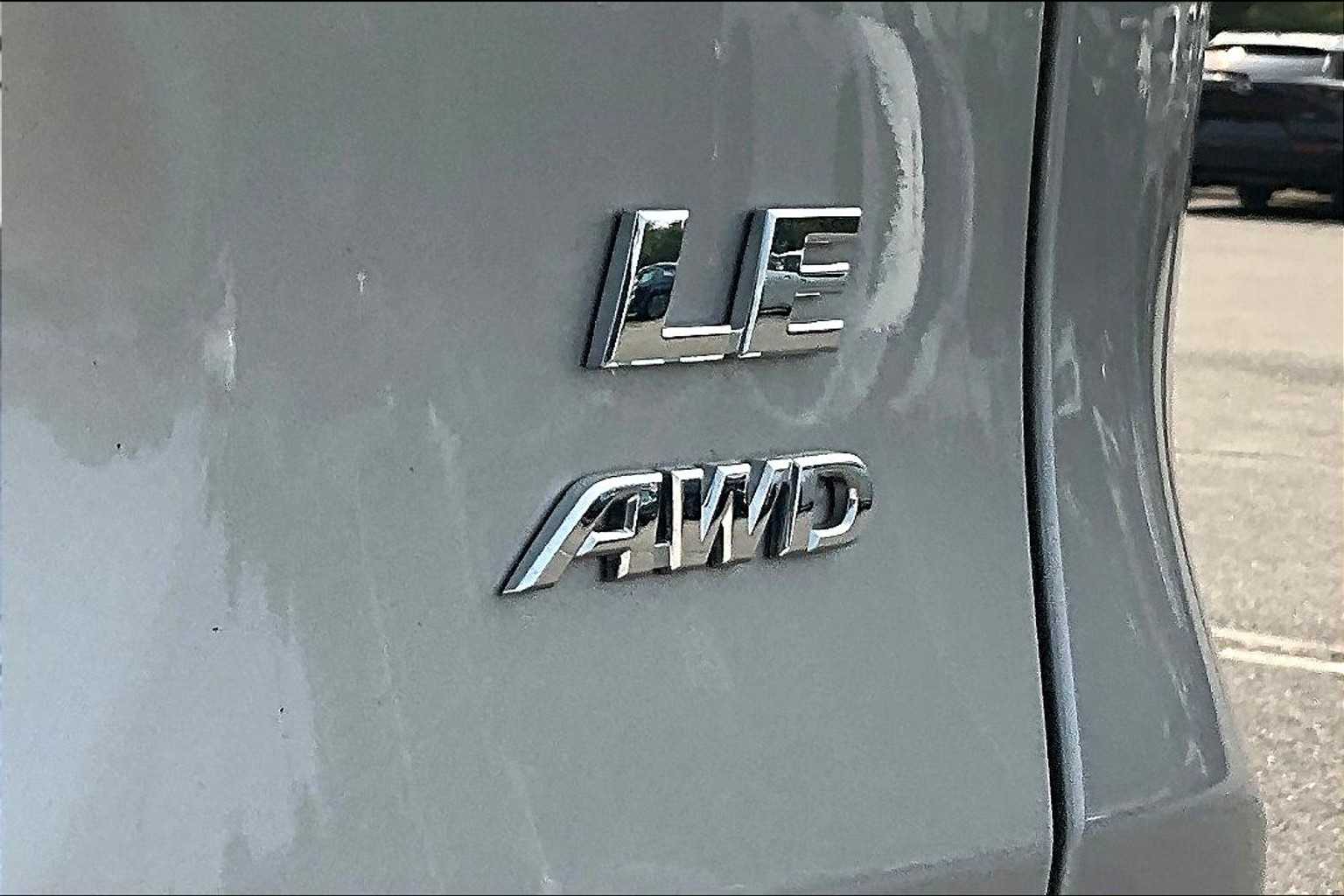 2023 Toyota RAV4 LE - Photo 29