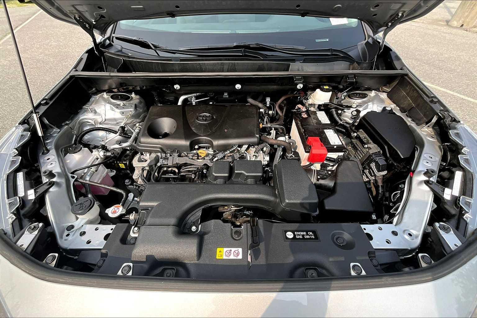 2023 Toyota RAV4 LE - Photo 30