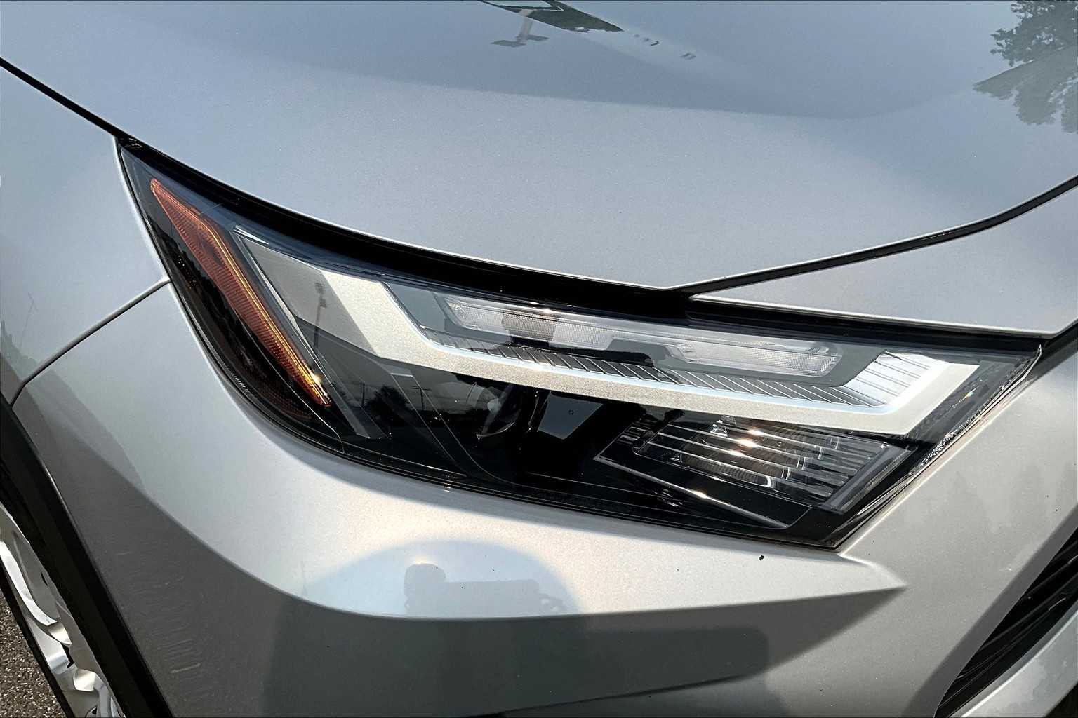2023 Toyota RAV4 LE - Photo 33