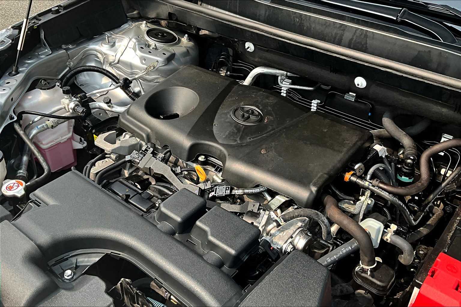 2023 Toyota RAV4 LE - Photo 35
