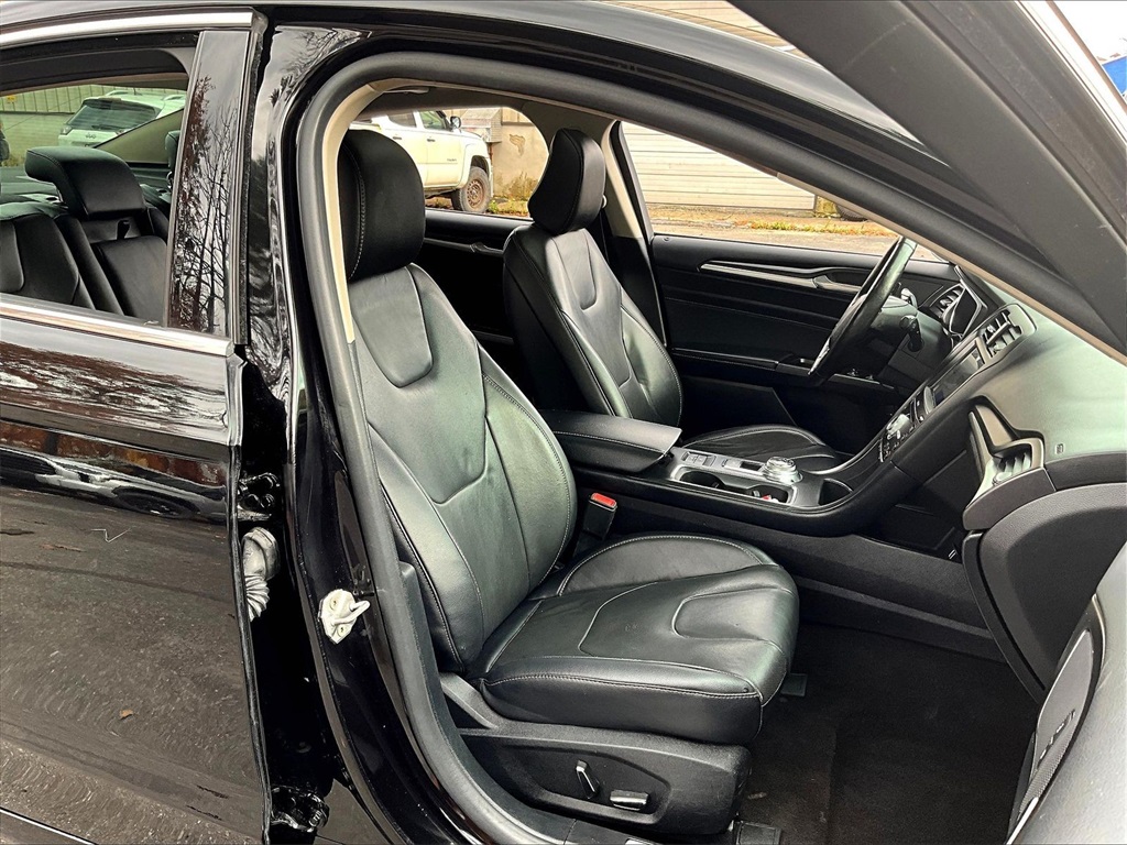 2020 Ford Fusion Hybrid Titanium - Photo 11