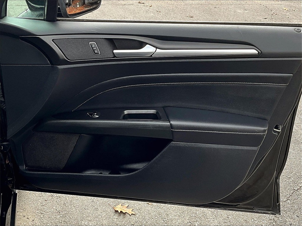 2020 Ford Fusion Hybrid Titanium - Photo 12