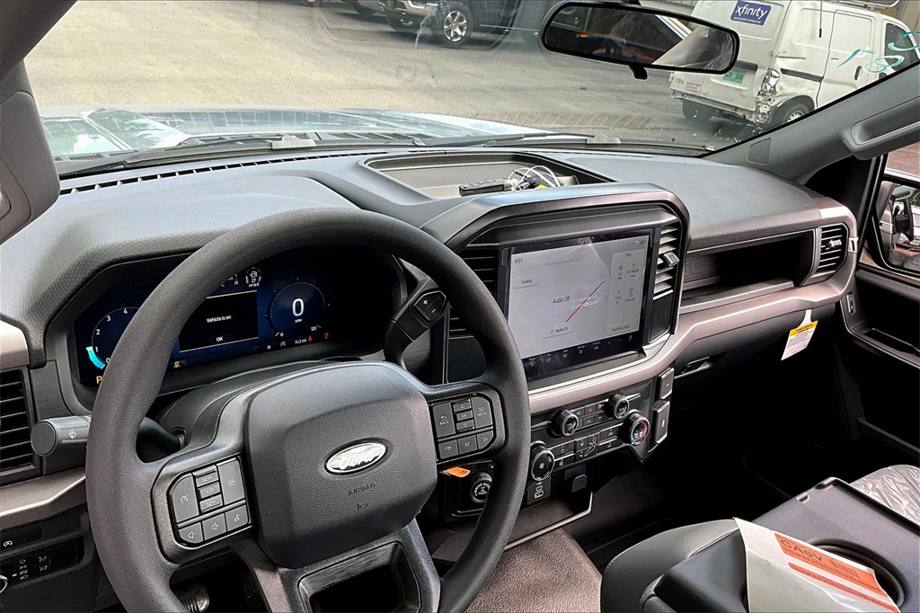 2025 Ford F-150 XL - Photo 8