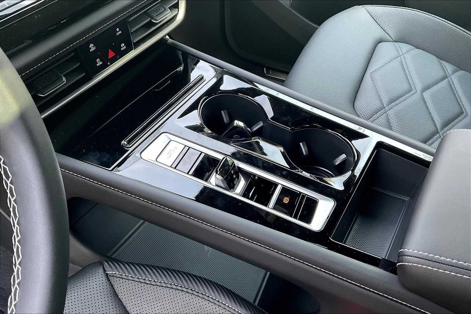 2025 Volkswagen Atlas Cross Sport 2.0T SE w/Technology - Photo 14
