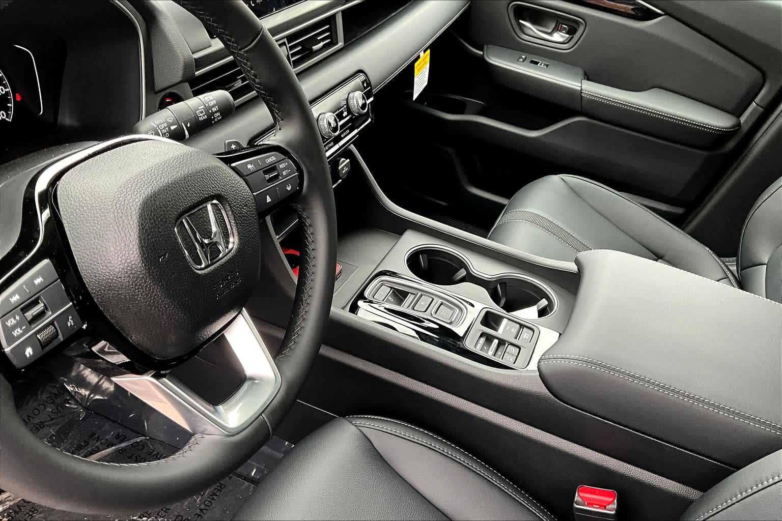 2025 Honda Pilot Touring - Photo 14