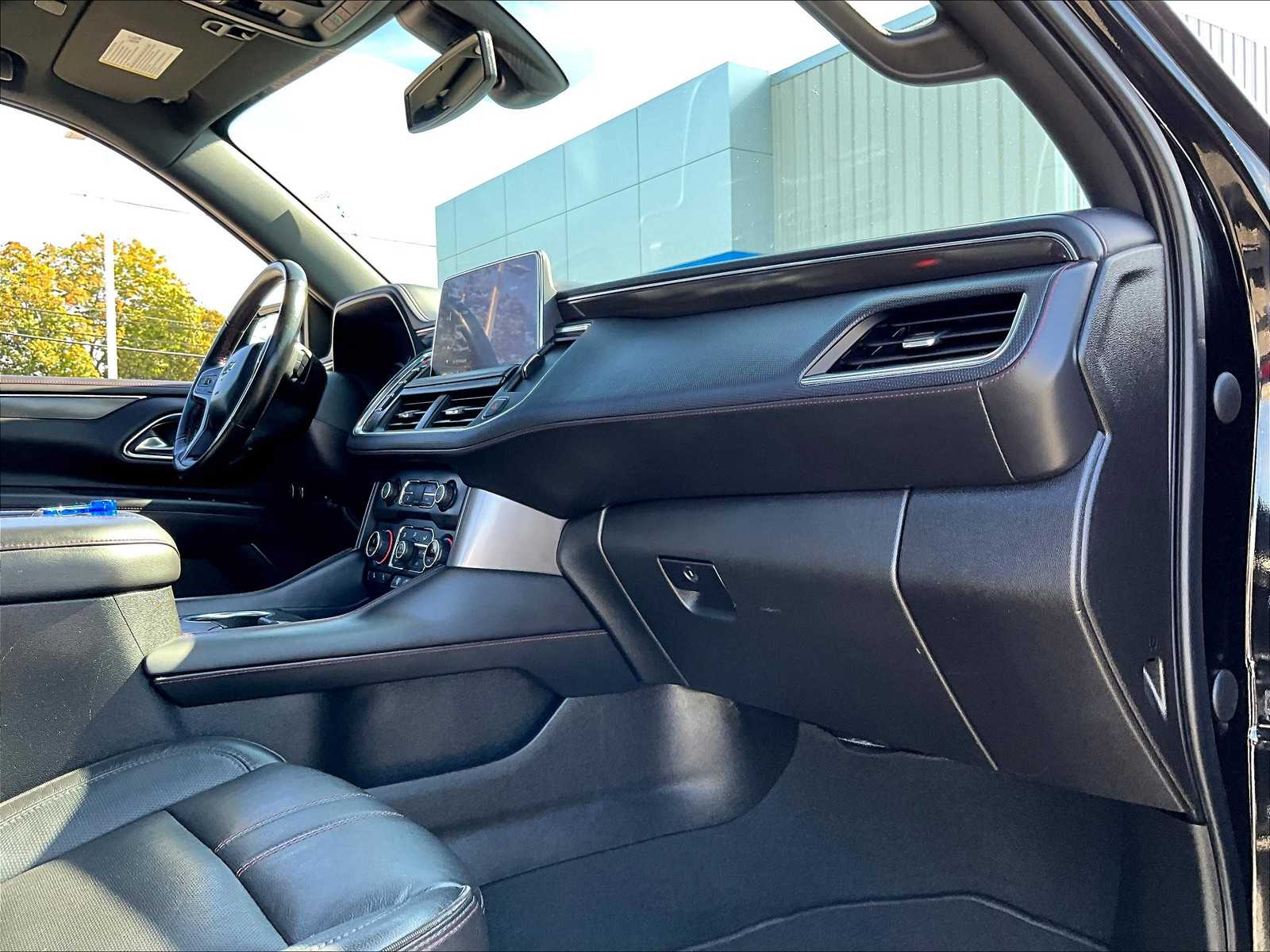 2021 Chevrolet Suburban RST - Photo 14