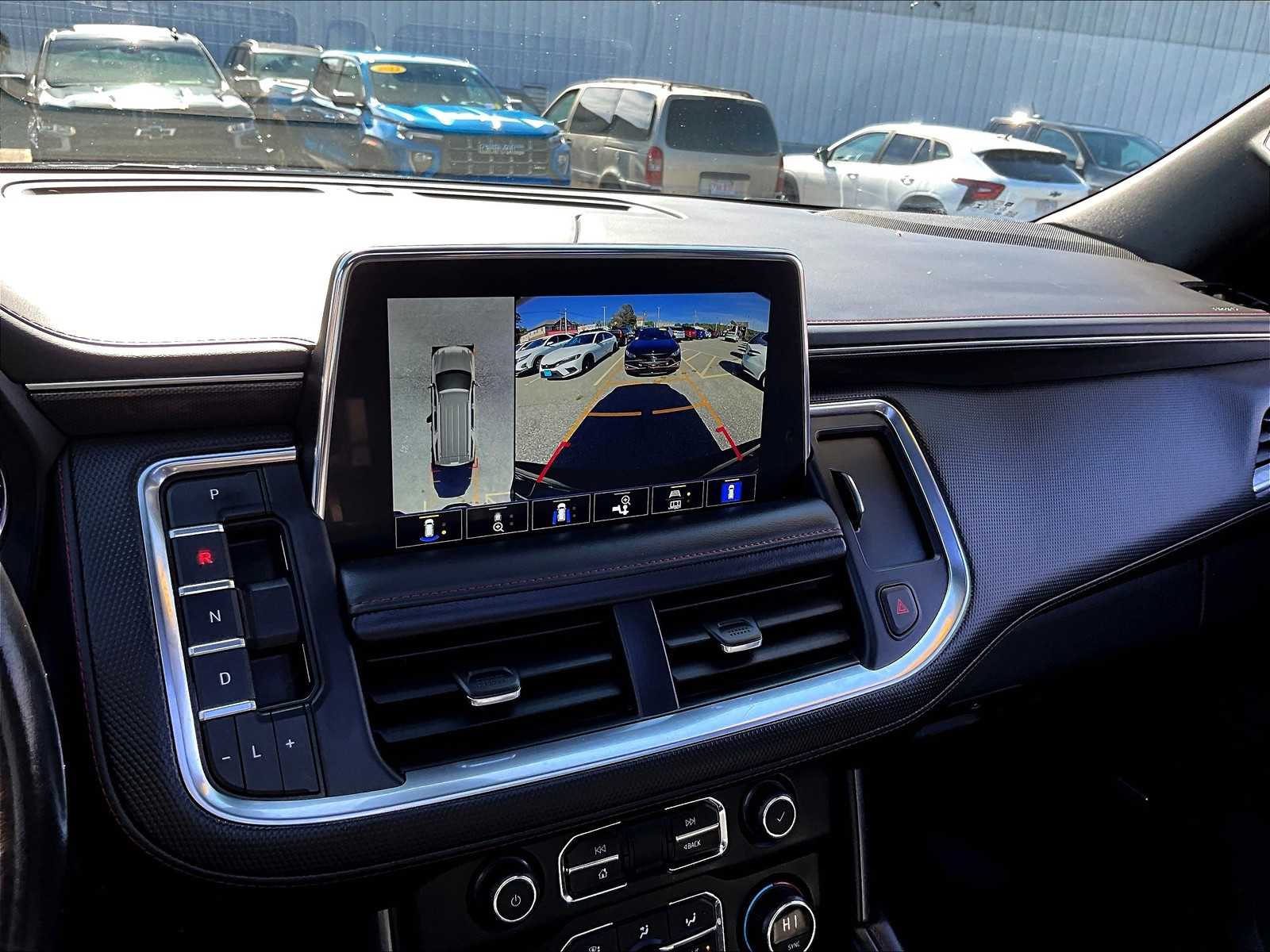 2021 Chevrolet Suburban RST - Photo 20