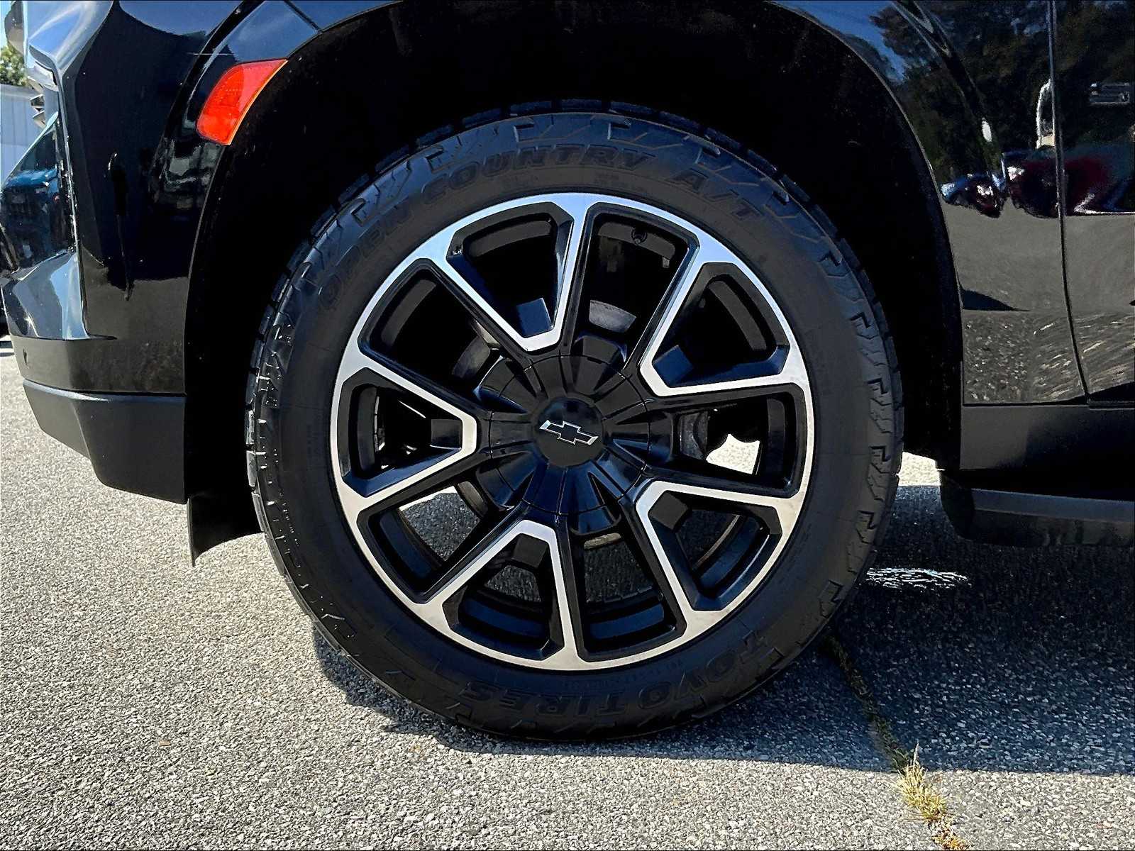 2021 Chevrolet Suburban RST - Photo 7