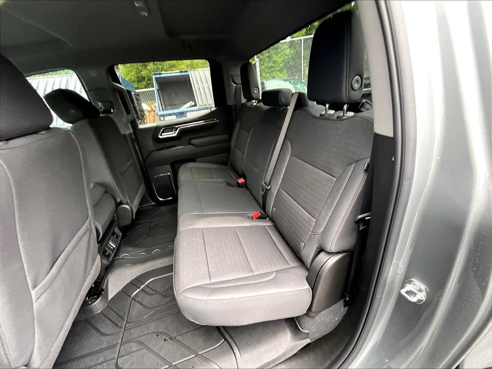 2025 Chevrolet Silverado 1500 RST - Photo 15