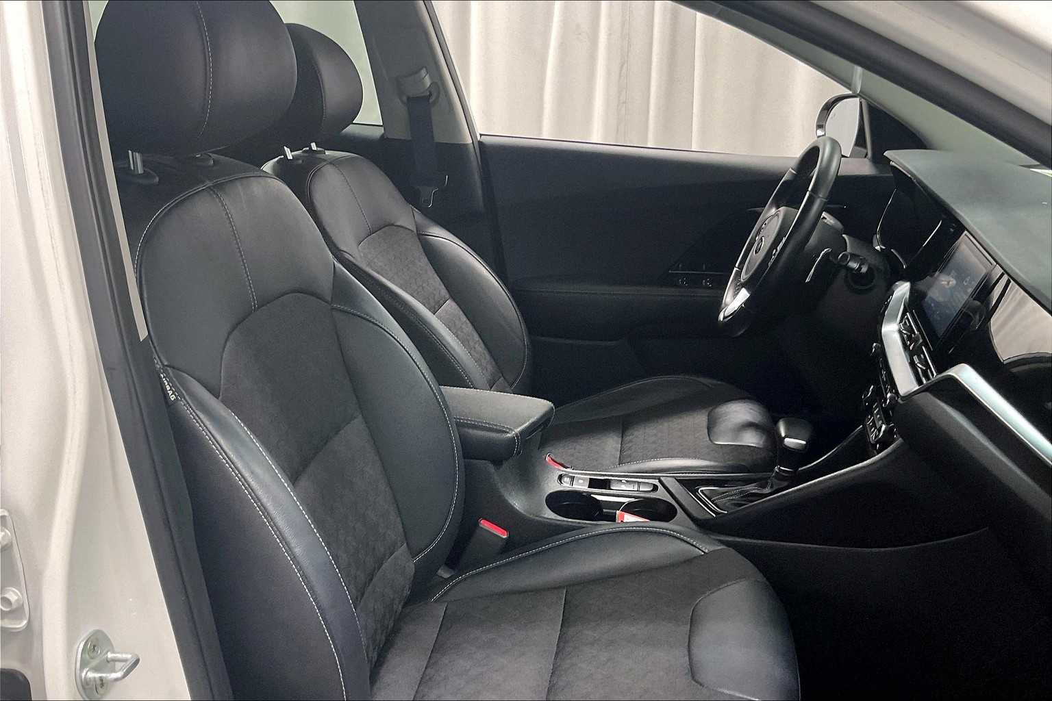 2020 Kia Niro Plug-In Hybrid EX - Photo 11