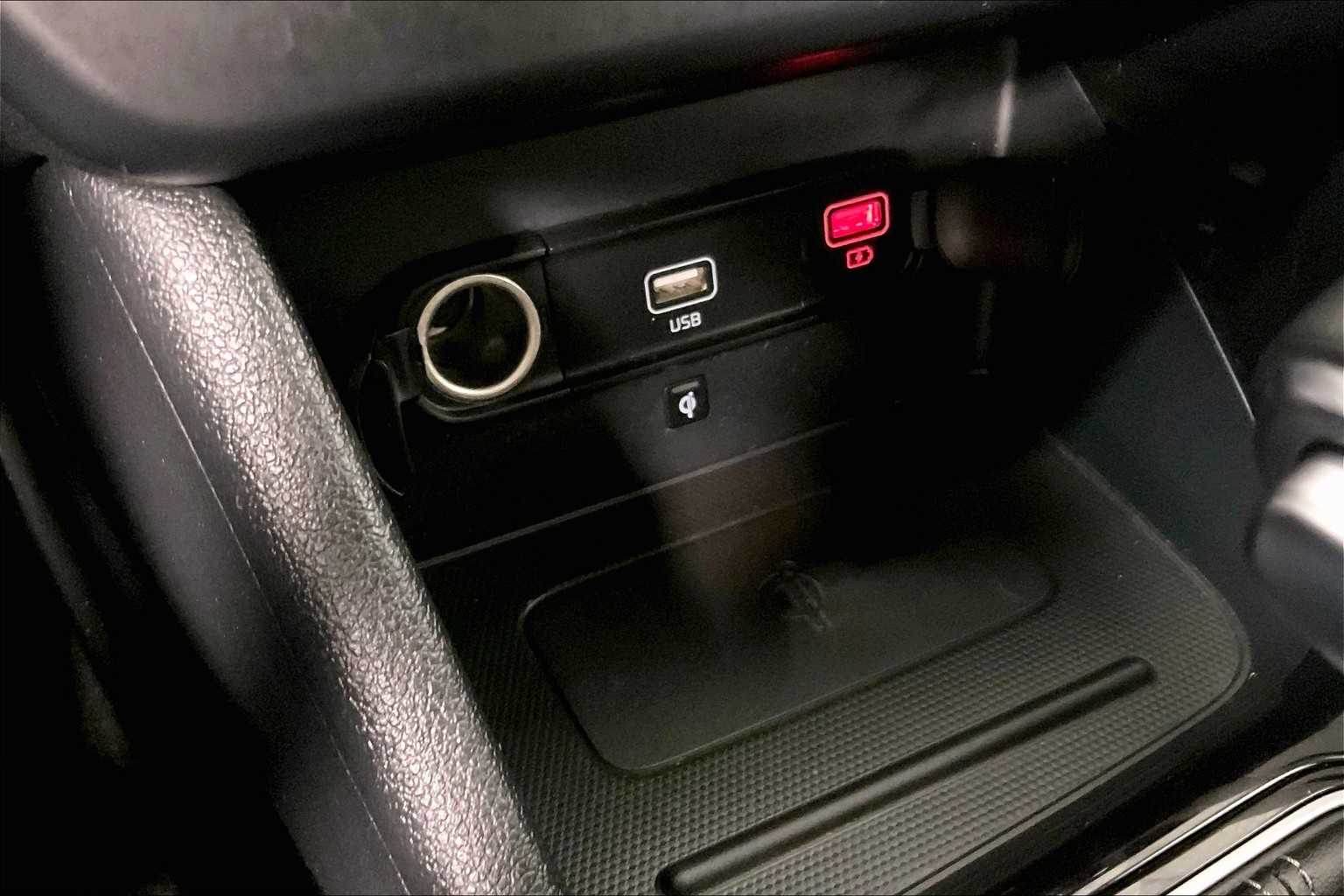 2020 Kia Niro Plug-In Hybrid EX - Photo 26