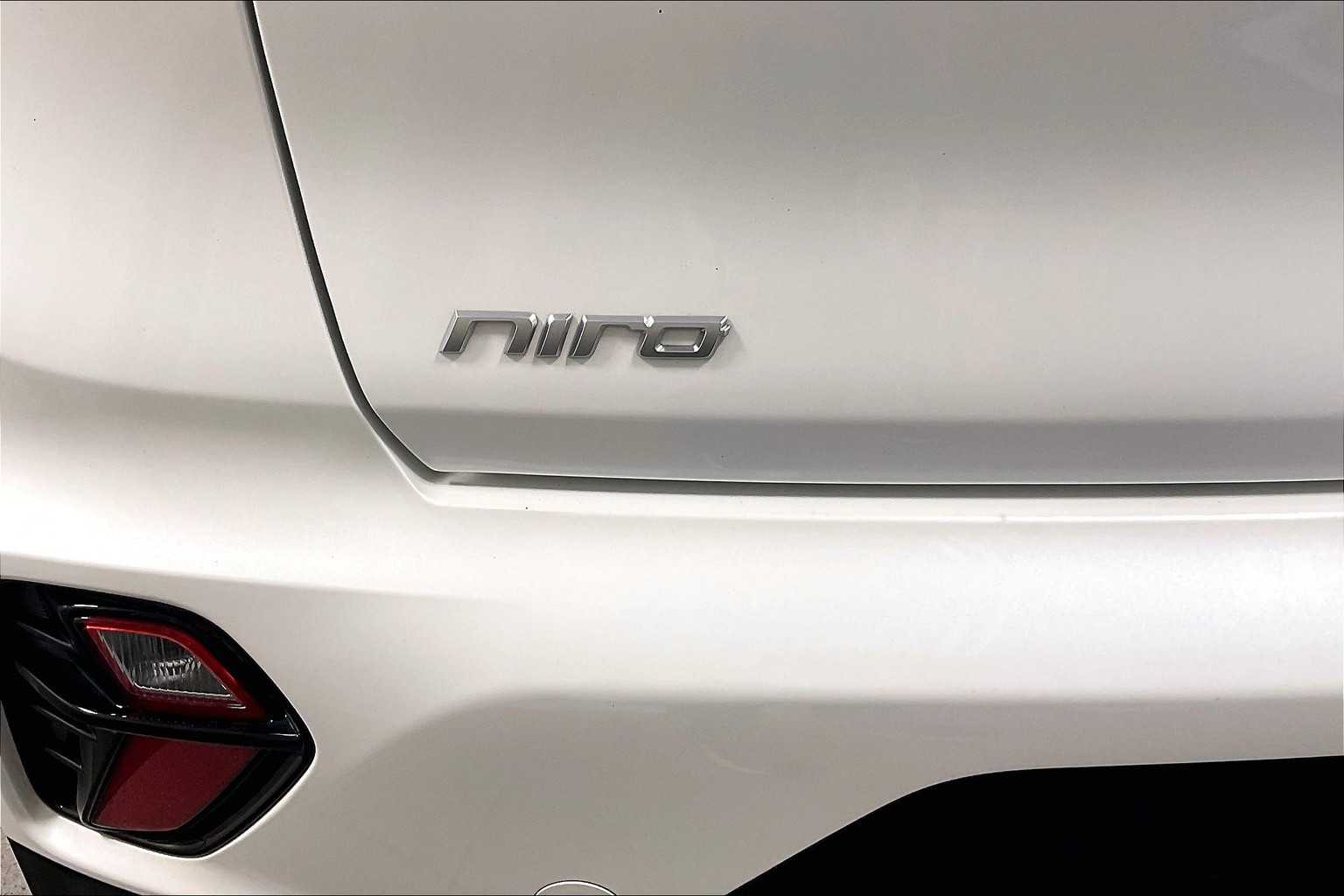 2020 Kia Niro Plug-In Hybrid EX - Photo 28