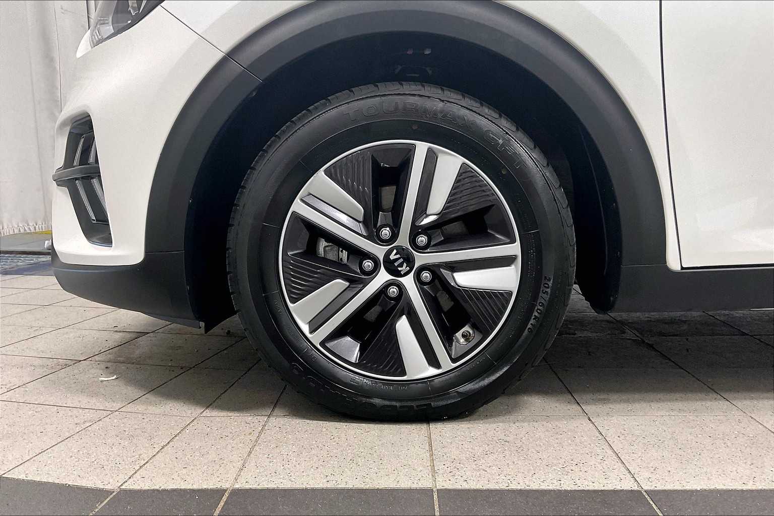 2020 Kia Niro Plug-In Hybrid EX - Photo 7