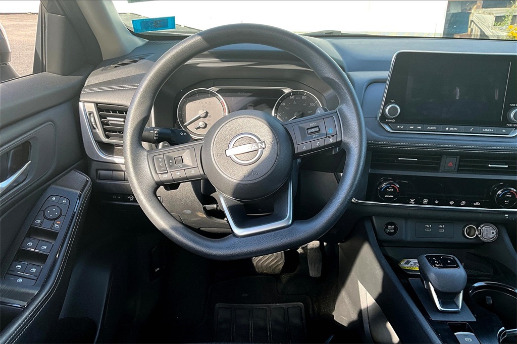 2024 Nissan Rogue SV - Photo 17