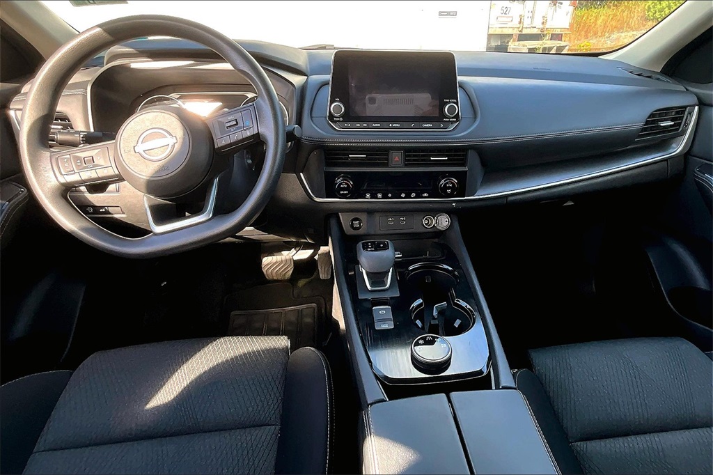 2024 Nissan Rogue SV - Photo 21