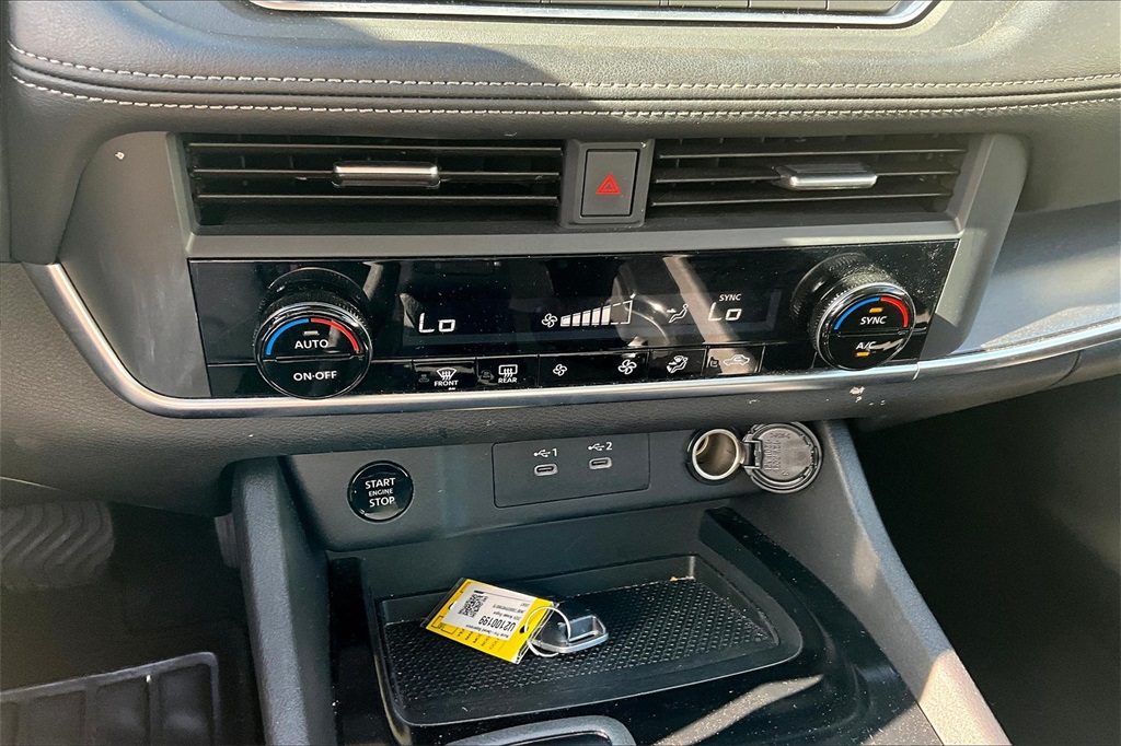 2024 Nissan Rogue SV - Photo 25