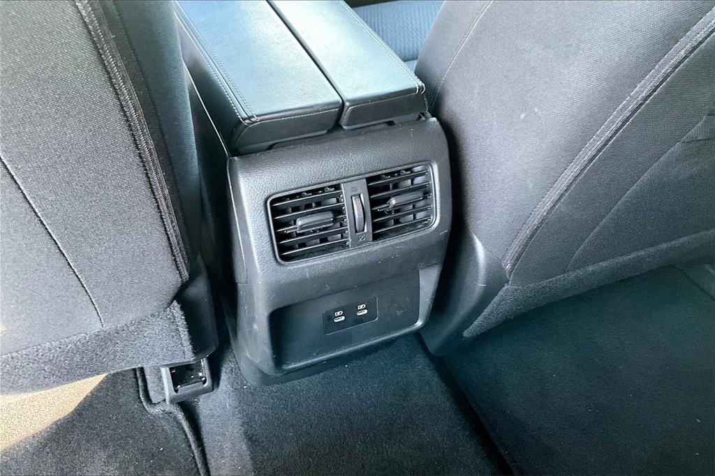 2024 Nissan Rogue SV - Photo 27