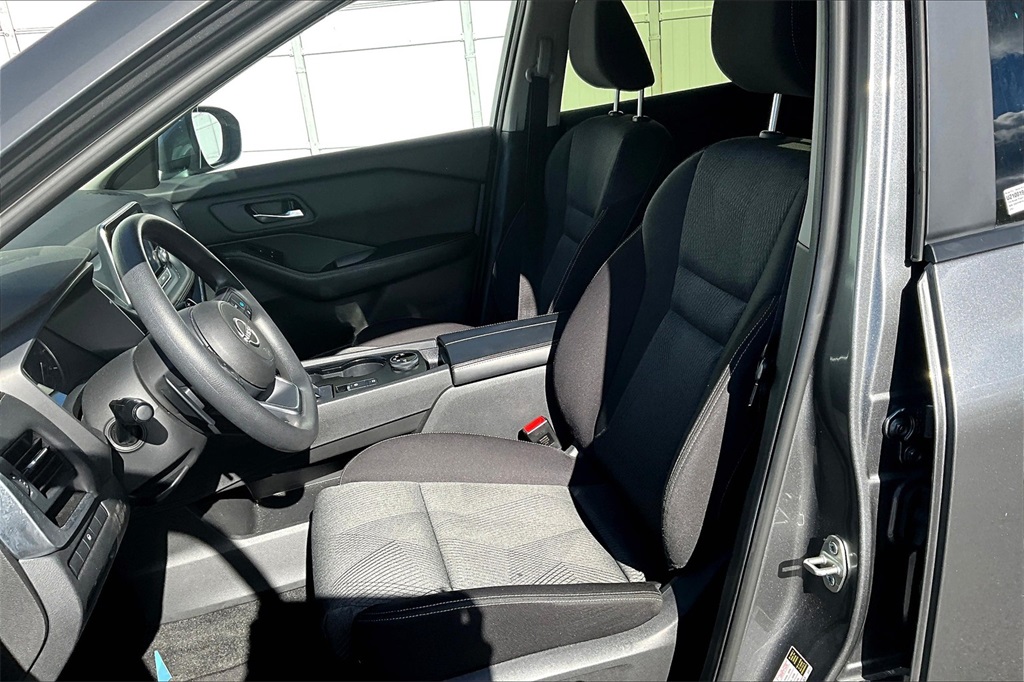 2024 Nissan Rogue SV - Photo 10