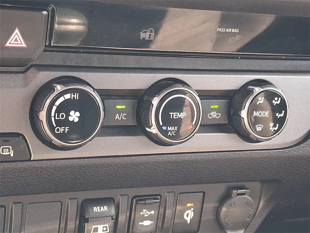 2018 Toyota Tacoma TRD Sport - Photo 16