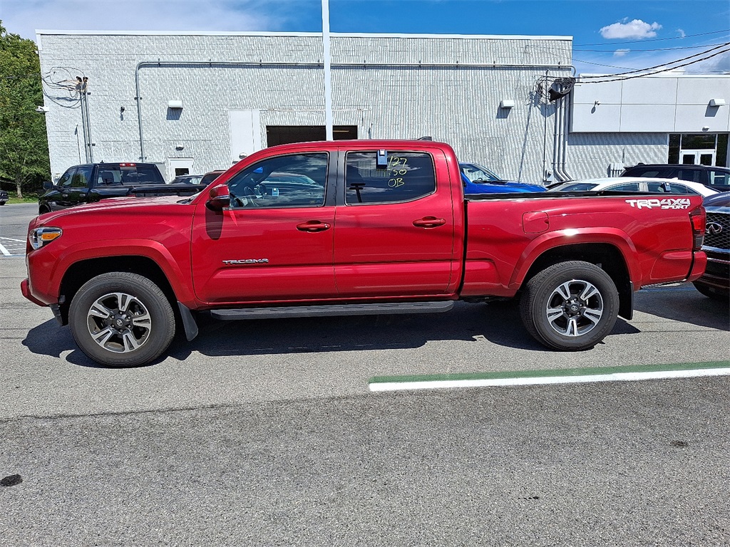 2018 Toyota Tacoma TRD Sport - Photo 4