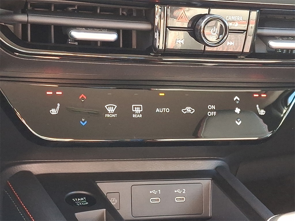 2026 Nissan Kicks SR - Photo 11