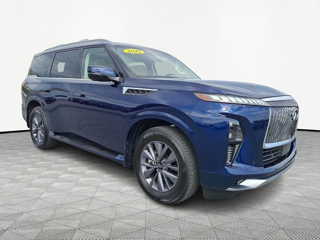 2025 INFINITI QX80 LUXE