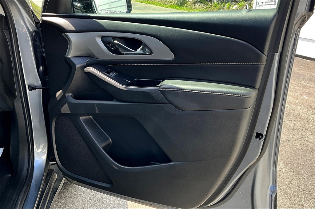 2020 Chevrolet Traverse LS - Photo 12