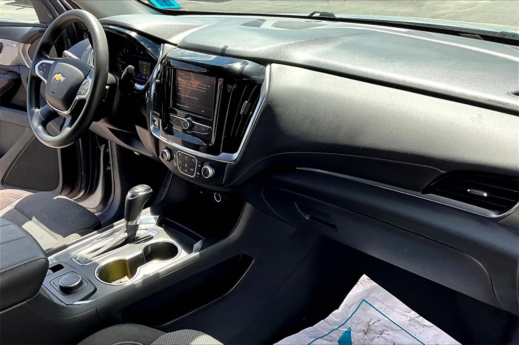 2020 Chevrolet Traverse LS - Photo 14