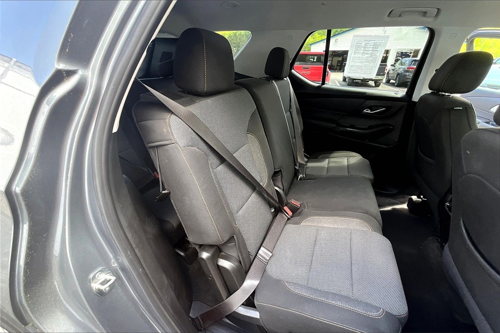 2020 Chevrolet Traverse LS - Photo 16