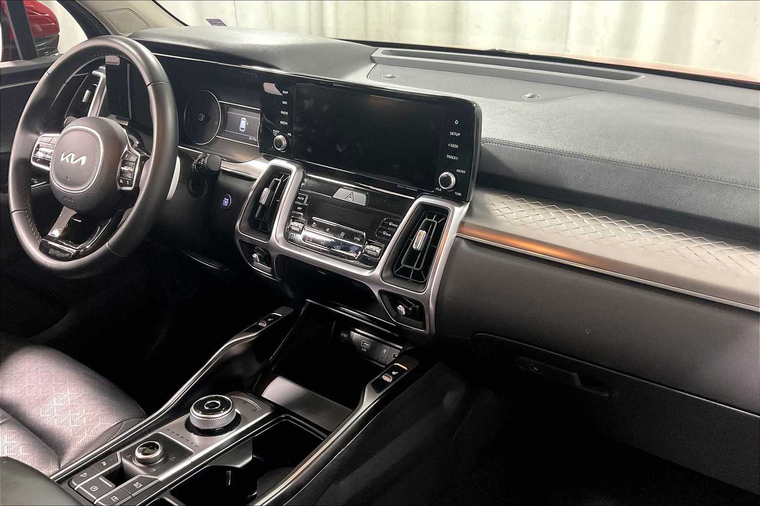 2023 Kia Sorento Hybrid EX - Photo 14