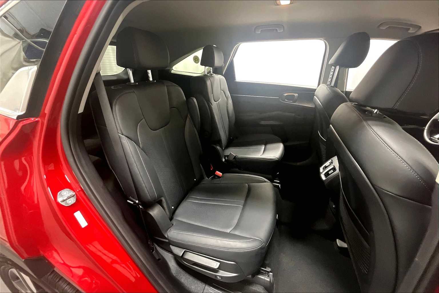 2023 Kia Sorento Hybrid EX - Photo 16