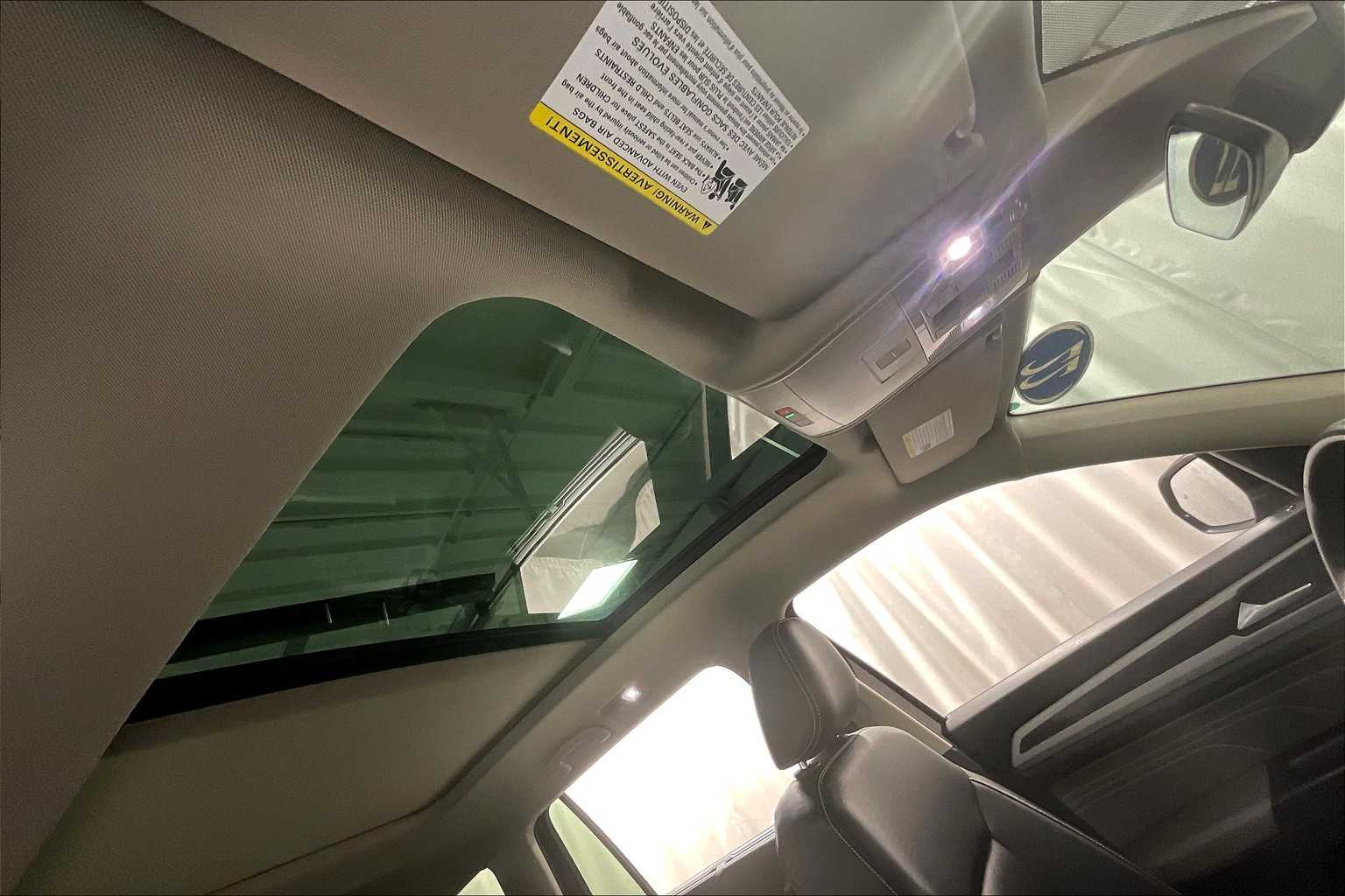 2022 Volkswagen Atlas 3.6L V6 SEL R-Line - Photo 22