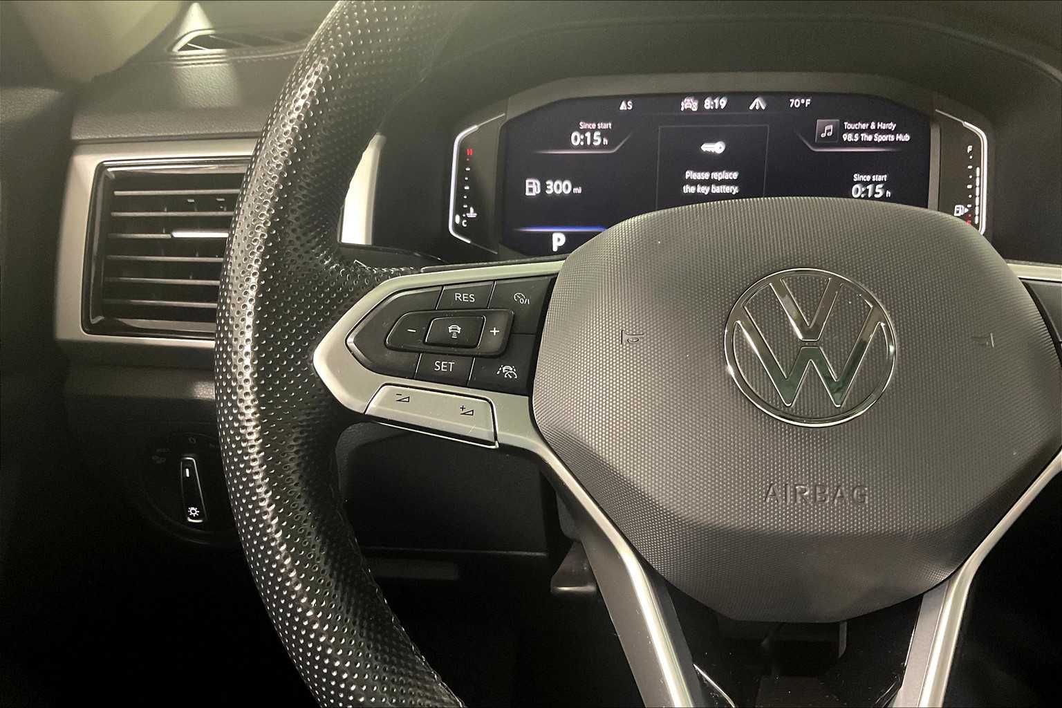 2022 Volkswagen Atlas 3.6L V6 SEL R-Line - Photo 23