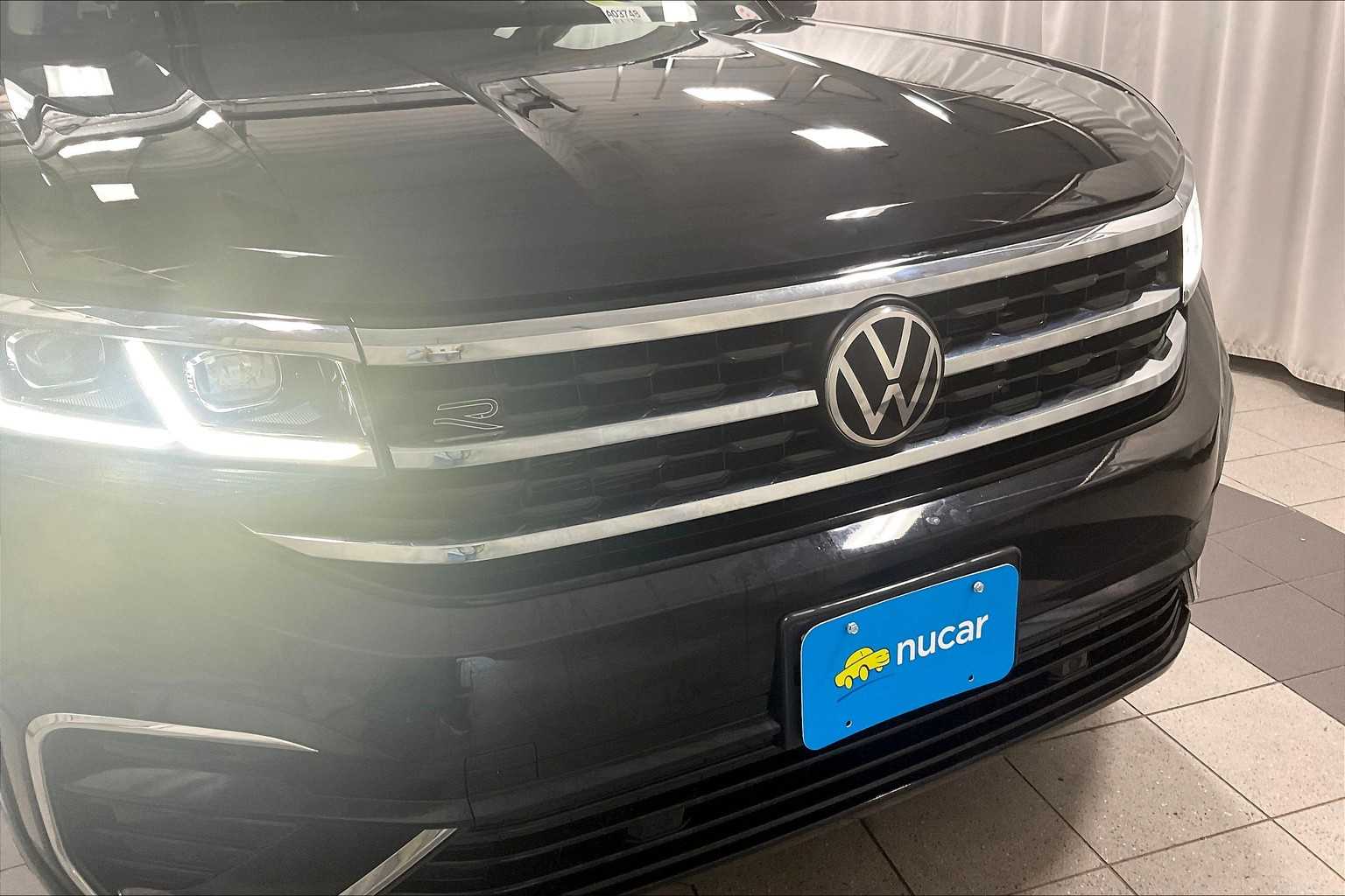 2022 Volkswagen Atlas 3.6L V6 SEL R-Line - Photo 32
