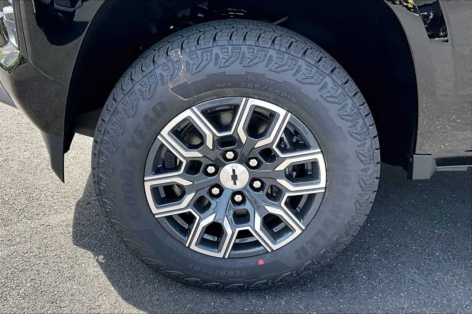 2025 Chevrolet Colorado 4WD Z71 - Photo 8