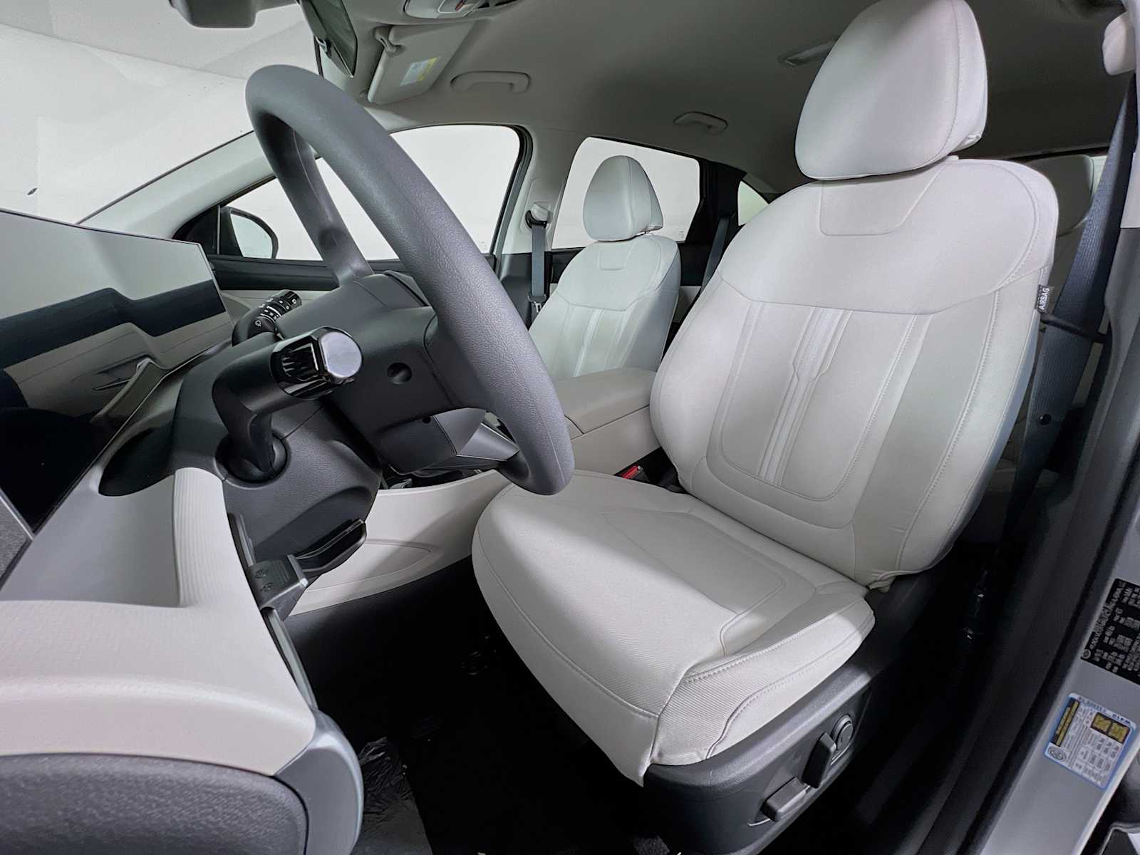 2025 Hyundai Tucson SEL - Photo 12