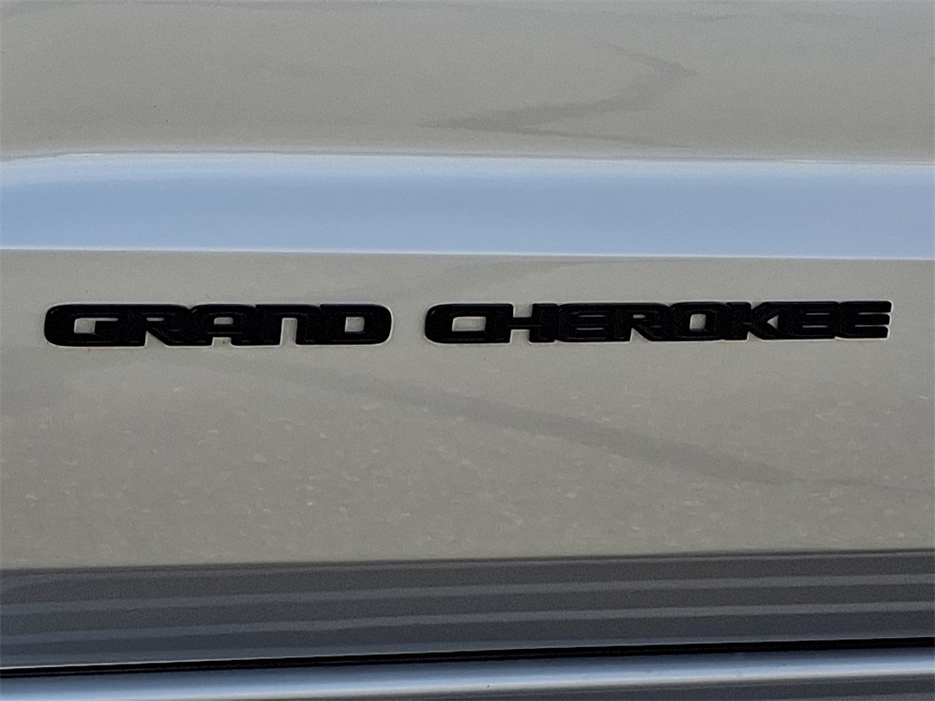 2018 Jeep Grand Cherokee Altitude - Photo 30