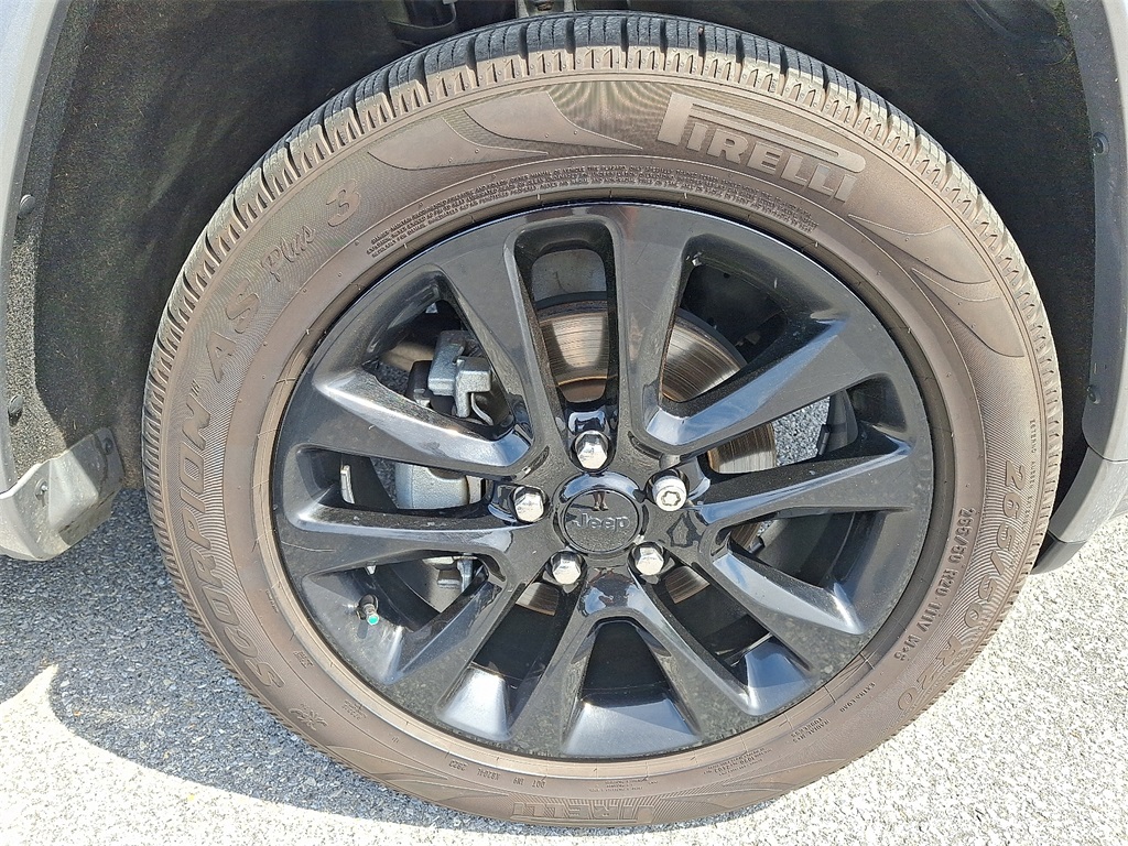 2018 Jeep Grand Cherokee Altitude - Photo 8