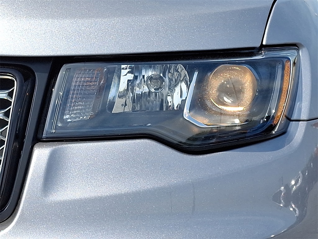 2018 Jeep Grand Cherokee Altitude - Photo 9