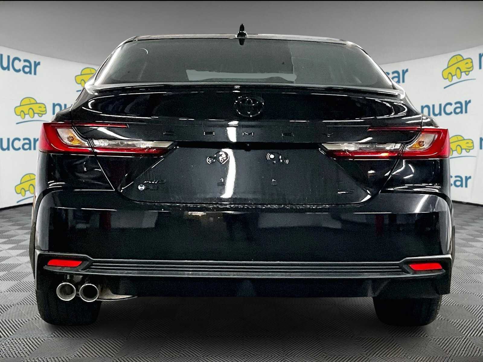 2025 Toyota Camry SE - Photo 6