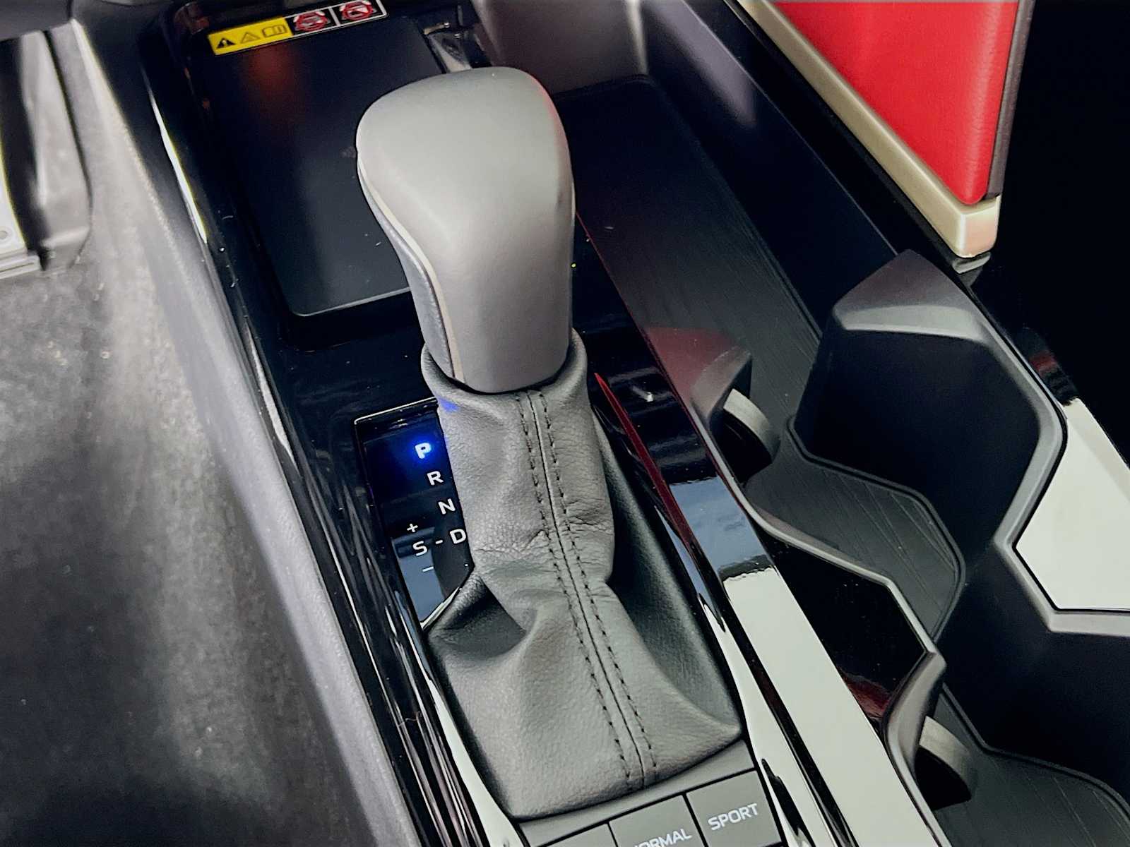 2025 Toyota Camry XSE - Photo 11