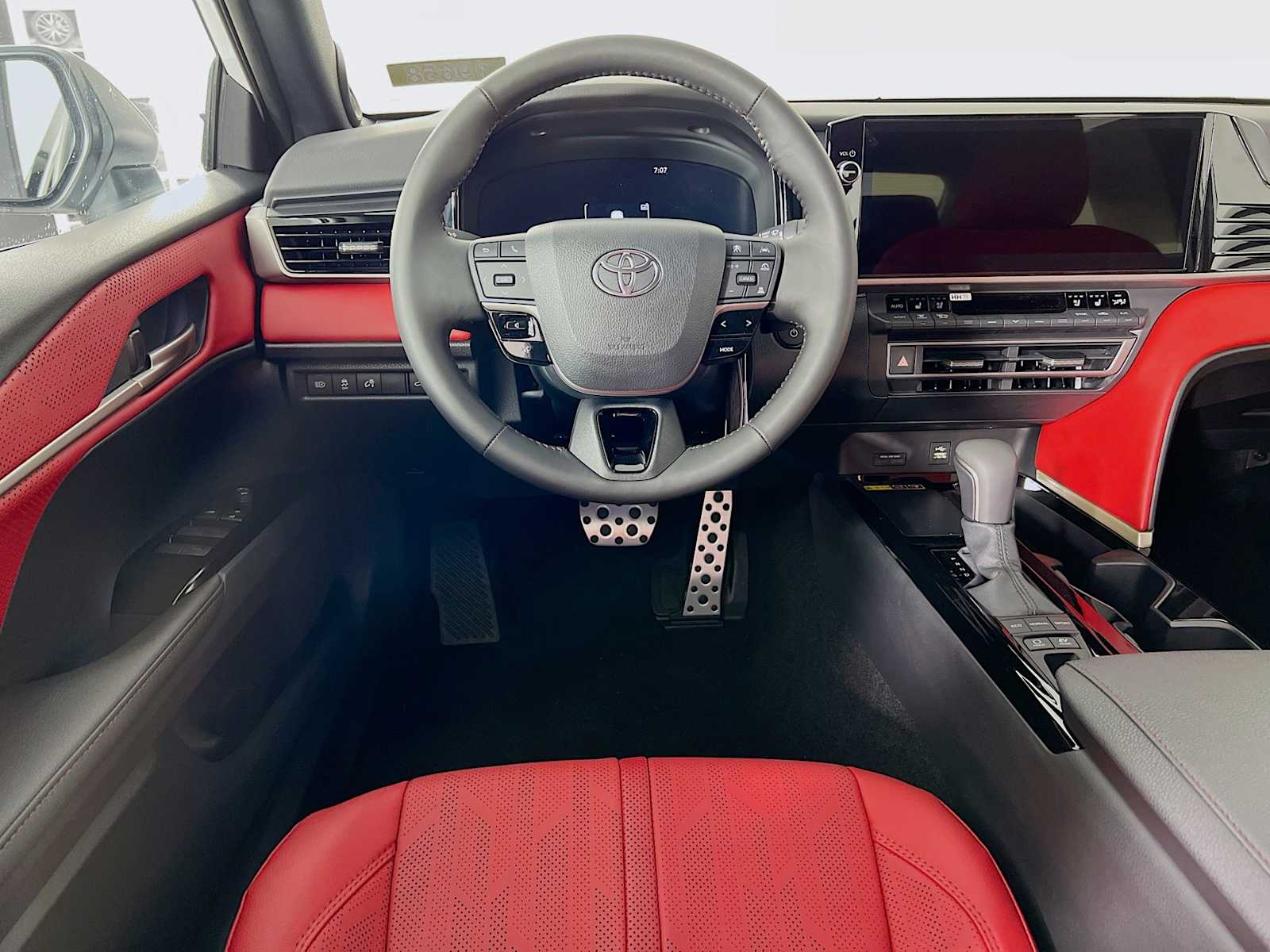 2025 Toyota Camry XSE - Photo 15