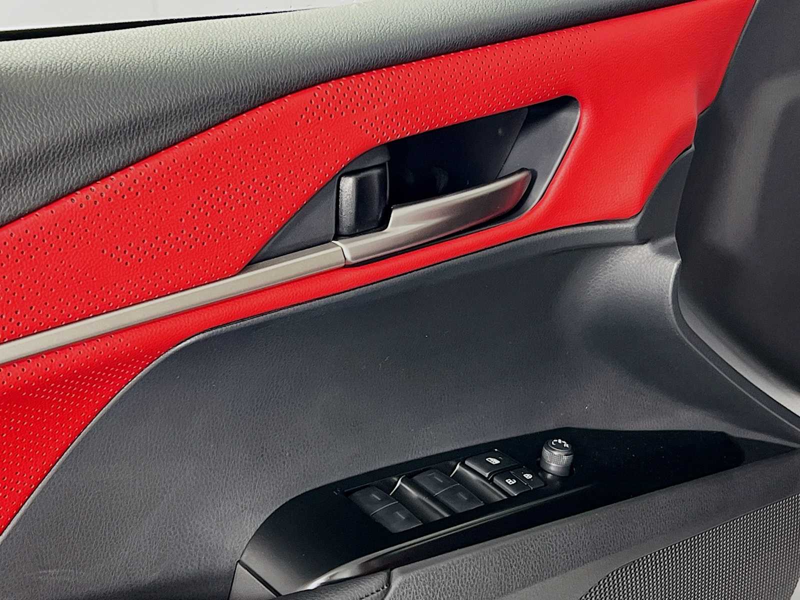 2025 Toyota Camry XSE - Photo 16