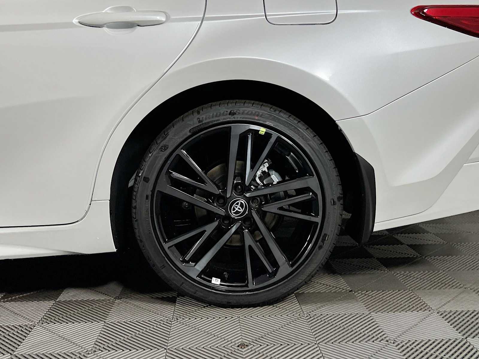 2025 Toyota Camry XSE - Photo 19