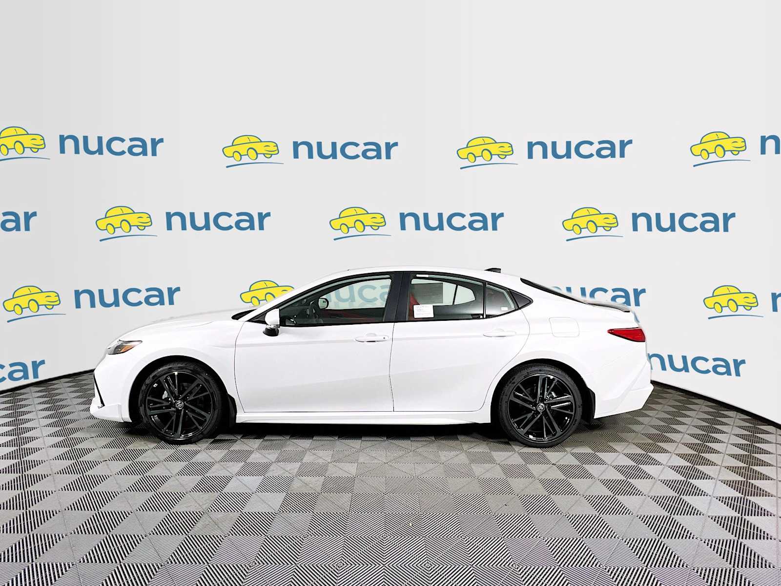 2025 Toyota Camry XSE - Photo 3
