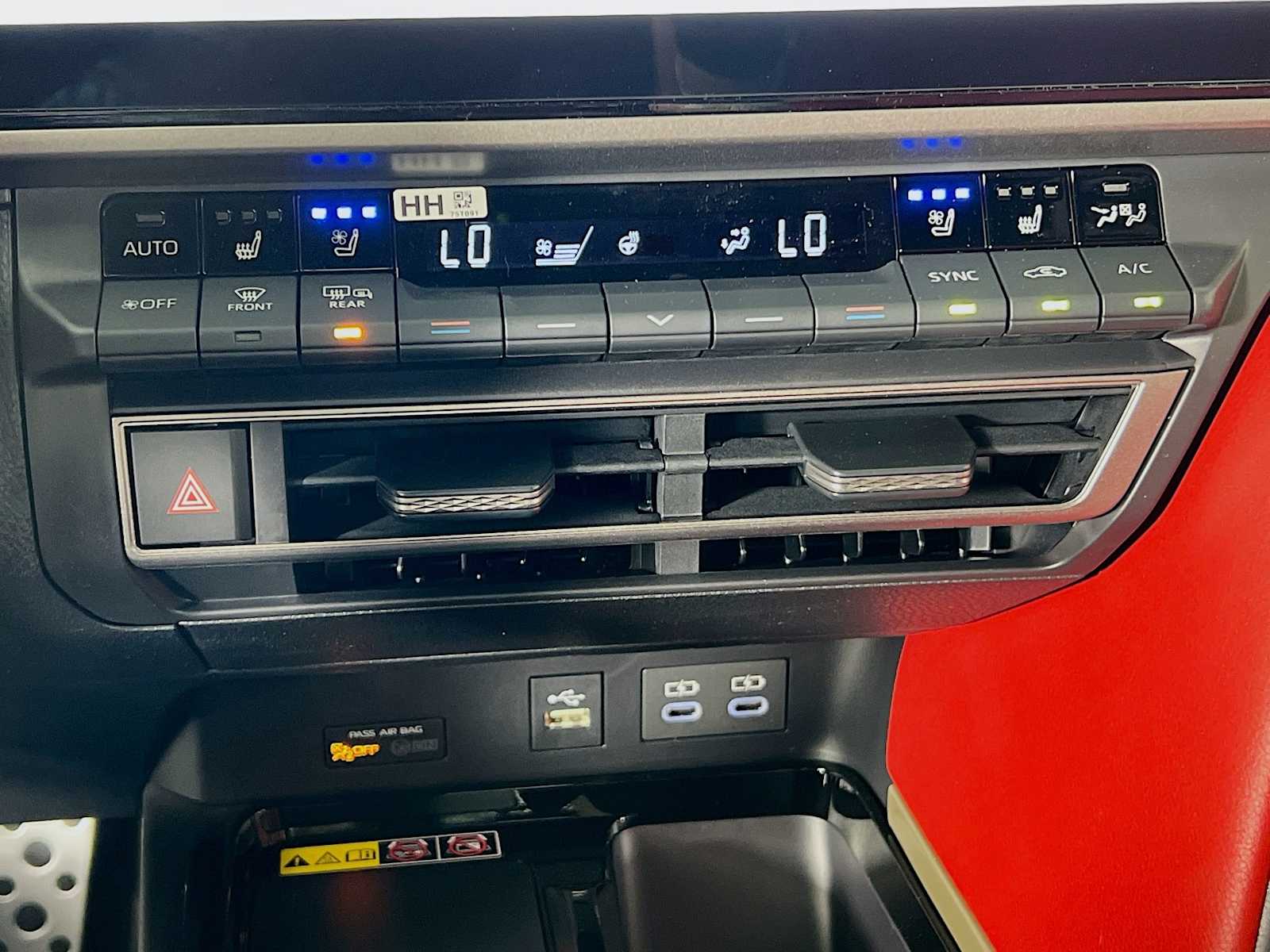 2025 Toyota Camry XSE - Photo 10